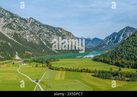 La région autour de la municipalité tyrolienne de Heiterwang dans la vallée de Zwischentoren par le haut Banque D'Images