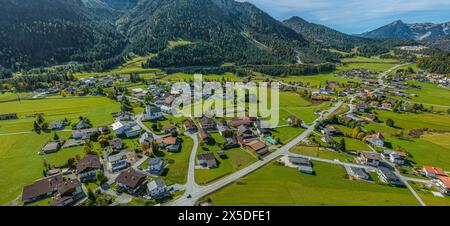 La région autour de la municipalité tyrolienne de Heiterwang dans la vallée de Zwischentoren par le haut Banque D'Images