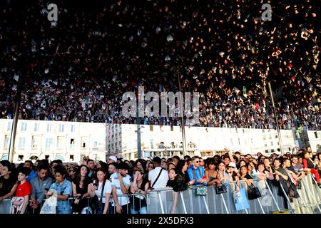 Marseille, France. 08 mai 2024. Cérémonie d’arrivée de la flamme olympique au Vieux-Port, en prévision des Jeux Olympiques et Paralympiques de Paris 2024, à Marseille, France, le 8 mai 2024. Le transfert de la flamme à terre à partir d'un grand voilier du XIXe siècle marquera le début d'un relais torche de 7 500 km à travers la France métropolitaine. Photo Dominique Jacovides/Pool/ABACAPRESS. COM Credit : Abaca Press/Alamy Live News Banque D'Images