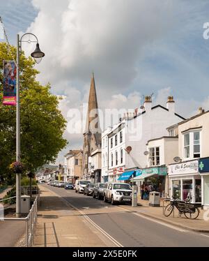 The Strand dans le centre-ville de Dawlish dans le sud-ouest du Devon, Angleterre, Royaume-Uni. Banque D'Images