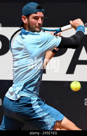 Rome, Italie. 09 mai 2024. Andrea Vavassori, d'Italie, en action lors du match contre Dominik Koepfer, d'Allemagne, au tournoi de tennis Internazionali BNL d'Italia 2024 au Foro Italico à Rome, Italie, le 9 mai 2024. Crédit : Insidefoto di andrea staccioli/Alamy Live News Banque D'Images