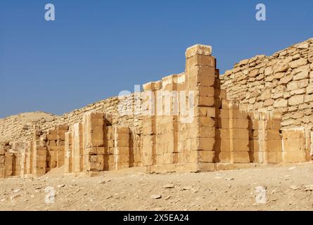 Section du complexe funéraire de Djéser, située dans la nécropole de Saqqara en haute-Égypte. Banque D'Images