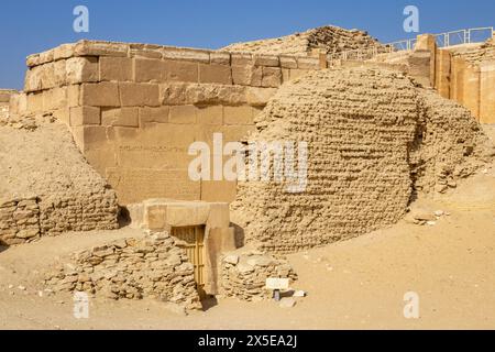 Section du complexe funéraire de Djéser, située dans la nécropole de Saqqara en haute-Égypte. Banque D'Images