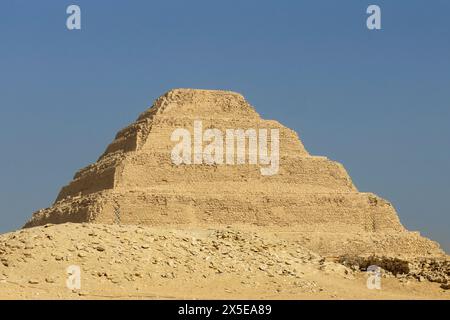 La pyramide de Djéser est également connue sous le nom de pyramide à pas. Situé à Badrshein, Gizeh, Egypte. La première pyramide et datant de 2670-2650 av. J.-C. Banque D'Images