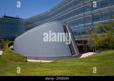 Le Kahn Auditorium et le Biomedical Science Research Building à l'Université du Michigan, Ann Arbor Michigan USA Banque D'Images