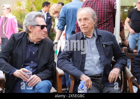 Madrid, Espagne. 09 mai 2024. Miguel Rios et Joan Manuel Serrat lors de la remise de la Médaille d’honneur de la SGAE à Duo Dinamico, au siège de la SGAE à Madrid, le 9 mai 2024, à Madrid, Espagne. Crédit : Sipa USA/Alamy Live News Banque D'Images