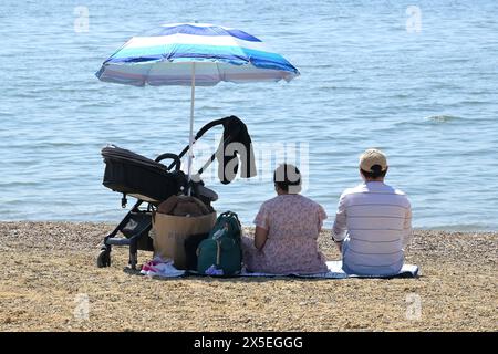 Southend 0n Sea Essex, Royaume-Uni. 9 mai 2024. Les visiteurs de Southend on Sea, sur la côte de l'Essex, profitent au maximum du printemps lors de la journée la plus chaude de 2024. Crédit : MARTIN DALTON/Alamy Live News Banque D'Images