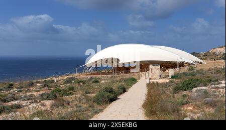 Complexe de temples mégalithiques de Mnajdra, sur la côte sud de l'île méditerranéenne de Malte Banque D'Images