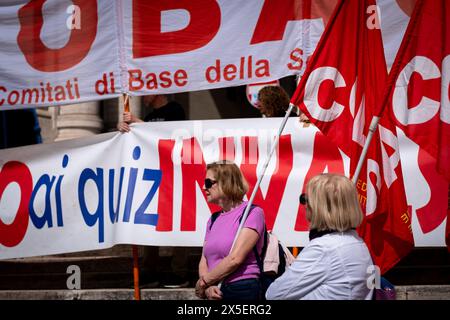 Rome, RM, Italie. 9 mai 2024. Les syndicats COBAS, UNICOBAS et USB ont promu une grève nationale des écoles pour protester contre la réforme scolaire et contre la militarisation de l'école et de l'université, devant le ministère de l'éducation. (Crédit image : © Marco Di Gianvito/ZUMA Press Wire) USAGE ÉDITORIAL SEULEMENT! Non destiné à UN USAGE commercial ! Banque D'Images