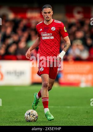 Crawley Town's Klaidi Lolos lors de la demi-finale éliminatoire de Sky Bet League Two, match de première manche au Broadfield Stadium, Crawley. Date de la photo : mardi 7 mai 2024. Banque D'Images