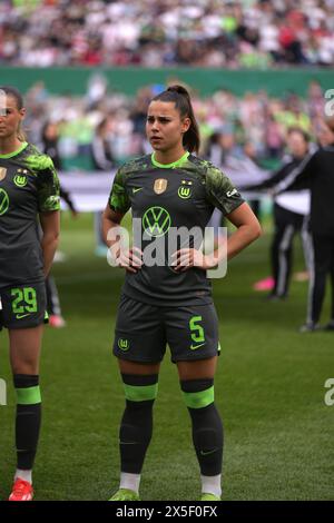 Cologne, Allemagne. 09 mai 2024. Cologne, Allemagne, 9 mai 2024 : Lena Oberdorf ( 5 Wolfsburg ) lors de la finale DFB Pokal entre le FC Bayern et le VfL Wolfsburg au RheinEnergieStadion de Cologne, ALLEMAGNE. (Julia Kneissl/SPP) crédit : SPP Sport Press photo. /Alamy Live News Banque D'Images