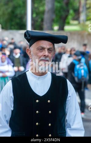 Défilé folklorique italien en Sardaigne Banque D'Images