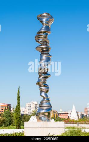 Points of View, sculpture en acier inoxydable de Tony Cragg, exposée à l'origine à Ciudad de las Artes y las Ciencias (Cité des Arts et des Sciences), Banque D'Images