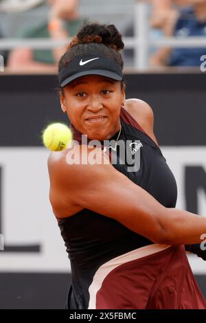 Naomi Osaka (JPN) joue lors du match de premier tour contre Marta Kostyuk (UKR) le quatrième jour de l'Internazionali BNL D'Italia 2024 au Foro Italico le 09 mai 2024 à Rome, Italie. Banque D'Images