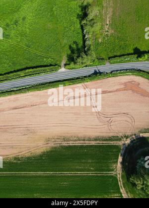 Vue aérienne des cultures agricoles endommagées par l'eau dans le Herefordshire Royaume-Uni - ce champ a été sous l'eau pendant une grande partie de l'hiver (2023) et du printemps (2024) Banque D'Images