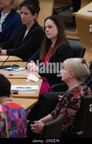 Édimbourg, Écosse, Royaume-Uni. 9 mai 2024. SUR LA PHOTO : les premiers ministres écossais entrants et sortants : (en haut) Kate Forbes MSP, et (en bas à droite) Shona Robison MSP. Nomination des ministres écossais et des jeunes ministres écossais, quelques jours après que John Swinney MSP a été élu nouveau premier ministre d'Écosse. Scènes à l'intérieur du Parlement écossais à Holyrood. Crédit : Colin d Fisher crédit : Colin Fisher/Alamy Live News Banque D'Images