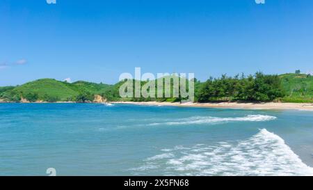 La belle plage de sumur gemme. Cette plage est à Blitar, Java oriental, Indonésie Banque D'Images