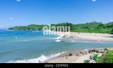 La belle plage de sumur gemme. Cette plage est à Blitar, Java oriental, Indonésie Banque D'Images