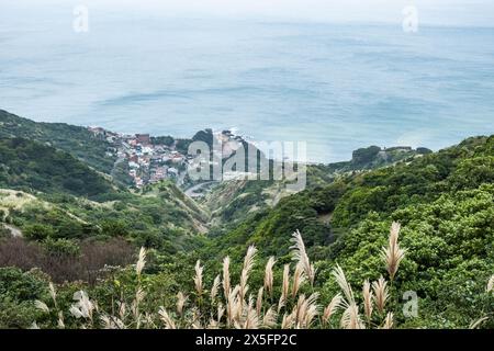 Vue sur la mer de Yinyang et la montagne Keeling de Teapot Mountain, Taipei, Taiwan Banque D'Images