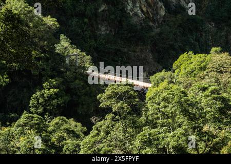 Le pont suspendu à Zhuilu Old Trail, parc national de Taroko, Taiwan Banque D'Images
