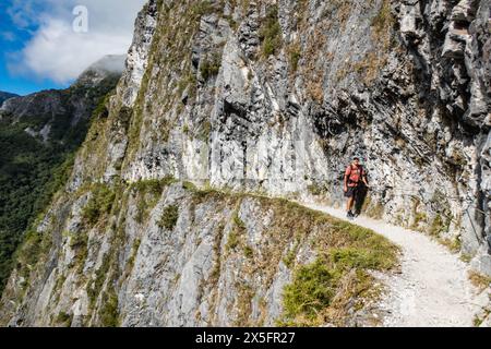 L'étroit et précipitant sentier Zhuilu Old Trail, parc national de Taroko, Taïwan Banque D'Images