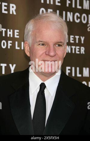 Steve Martin assiste au 34e Gala hommage à Diane Keaton de la film Society of Lincoln Center au Avery Fisher Hall du Lincoln Center à New York le 9 avril 2007. Crédit photo : Henry McGee/MediaPunch Banque D'Images
