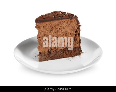 Morceau de délicieux gâteau aux truffes au chocolat isolé sur blanc Banque D'Images