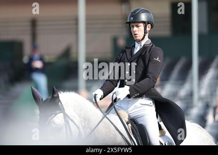 Tom Rowland de Grande-Bretagne avec Dreamliner lors du test de dressage au Badminton Horse Trials le 9 mai 2024, Badminton Estate, Royaume-Uni (photo de Maxime David - MXIMD Pictures) Banque D'Images