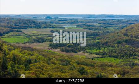 Photographie aérienne de l'East Bluff, Devils Lake State Park, près de Baraboo, comté de Sauk, Wisconsin, États-Unis. Banque D'Images