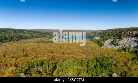 Photographie aérienne de l'East Bluff, Devils Lake State Park, près de Baraboo, comté de Sauk, Wisconsin, États-Unis. Banque D'Images