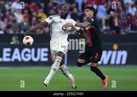 Leverkusen, Allemagne. 09 mai 2024. Fussball Europa League Halbfinale Bayer 04 Leverkusen - AS ROM am 09.05.2024 in der BayArena in Leverkusen Romelu Lukaku ( ROM ), links - Piero Hincapie ( Leverkusen ), rechts Foto : Revierfoto crédit : ddp Media GmbH/Alamy Live News Banque D'Images