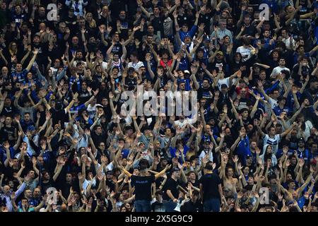 Bergame, Italie. 09 mai 2024. Les supporters d'Atalanta lors du match de football de l'UEFA Europa League entre Atalanta BC et l'Olympique de Marseille au stade Gewiss de Bergame - Italie - jeudi 9 mai 2024. Sport - Soccer . (Photo de Spada/LaPresse) crédit : LaPresse/Alamy Live News Banque D'Images