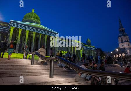 Trafalgar Square, Londres, Royaume-Uni. 9 mai 2024. La répétition des projections de façade de la National Gallery 200 a lieu. À partir de 21h les vendredi 10 et samedi 11 mai, la National Gallery illumine la façade du bâtiment sur Trafalgar Square avec un spectacle de projection spectaculaire pour marquer le début de son Bicentenaire. Le spectacle fait partie du week-end Big Birthday de la Gallery et le spectacle de lumière est un moyen totalement gratuit de célébrer le 200e anniversaire de la Gallery au cœur de Londres. Conçu par le Musée des beaux-arts, produit par Nvisible Productions et conçu en collaboration avec Visual Edge et Creati Banque D'Images