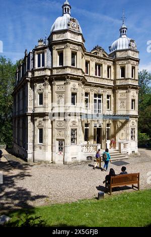 Port-Marly, France. 9 mai 2024. Vue générale du château de Monte-Cristo construit au XIXe siècle par l'architecte Hippolyte Durand pour l'écrivain. Banque D'Images