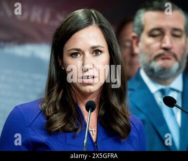 Washington, États-Unis. 09 mai 2024. La sénatrice américaine Katie Britt (R-Al) s’exprimant lors d’une conférence de presse au sujet des restrictions des États-Unis sur les armes pour Israël, au Capitole des États-Unis. Crédit : SOPA images Limited/Alamy Live News Banque D'Images