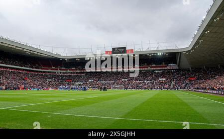 Sunderland, Royaume-Uni. 04 mai 2024. Hommage à Charlie Hurley lors du match de Sunderland AFC v Sheffield mercredi FC Sky Bet EFL Championship au Stadium of Light, Sunderland, Angleterre, Royaume-Uni le 4 mai 2024 crédit : Every second Media/Alamy Live News Banque D'Images