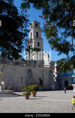 Voyage à travers Cuba, la Havane et les Caraïbes, images du peuple cubain, architecture cubaine et voitures cubaines Banque D'Images