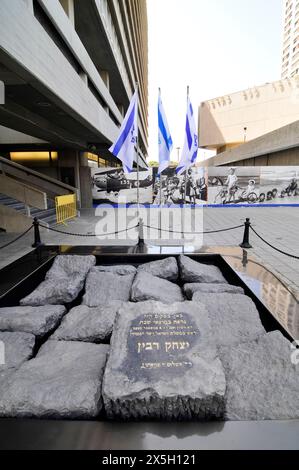 Monument marquant le lieu de l'assassinat du premier ministre Yitzhak Rabin le 4 novembre 1995. Tel-Aviv, Israël. Banque D'Images