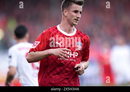 Match de football, Jan SCHOePPNER 1. Gros plan du FC Heidenheim avec maillot Banque D'Images