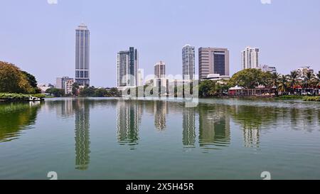 Horizon de Colombo avec Gangaramaya Park, Colombo, Sri Lanka. Banque D'Images