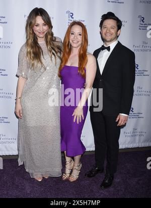 Hollywood, États-Unis. 09 mai 2024. Kaley Cuoco, Amy Davidson et Martin Spanjers arrivant au Gala annuel 2024 de la Fondation John Ritter pour la santé aortique : une soirée du cœur, tenu à la Sunset Room à Hollywood, CA, le 9 mai 2024. © Janet Gough/AFF-USA. Crédit COM : AFF/Alamy Live News Banque D'Images