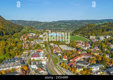 Herbstlicher Blick auf Immenstadt im Allgäu Immenstadt an der Iller im Naturpark Nagelfluhkette im Oberallg Immenstadt Bayern Deutschland *** automne Banque D'Images