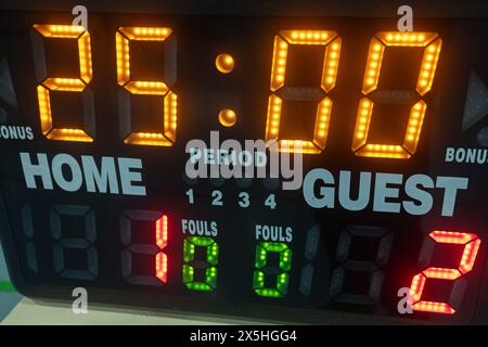 tableau d'affichage pour un terrain de football, de handball et de basket-ball en salle Banque D'Images