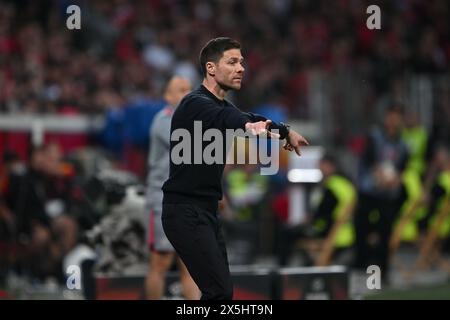 Xabi Alonso Coach (Bayer 04 Leverkusen) lors du match de l'UEFA Europa League opposant Bayer Leverkusen 2-2 Roma au stade BayArena le 09 mai 2024 à Leverkusen, Allemagne . Crédit : Maurizio Borsari/AFLO/Alamy Live News Banque D'Images