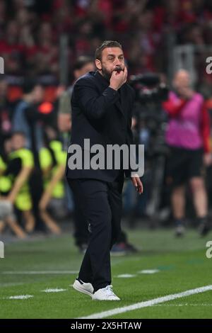 Daniele de Rossi Coach (Roma) lors du match de l'UEFA Europa League opposant Bayer Leverkusen 2-2 Roma au stade BayArena le 09 mai 2024 à Leverkusen, Allemagne . Crédit : Maurizio Borsari/AFLO/Alamy Live News Banque D'Images