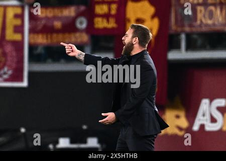 Daniele de Rossi entraîneur-chef de l'AS Roma Gestures lors du match de Serie A entre L'AS Roma et la Juventus FC au Stadio Olimpico Rome Italie le 05 mai 2024. Banque D'Images