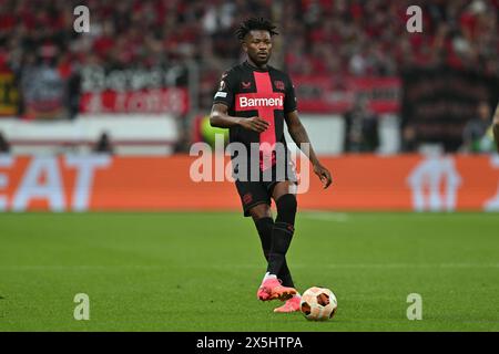 Edmond Tapsoba (Bayer 04 Leverkusen) lors du match de l'UEFA Europa League opposant Bayer Leverkusen 2-2 Roma au stade BayArena le 09 mai 2024 à Leverkusen, Allemagne . Crédit : Maurizio Borsari/AFLO/Alamy Live News Banque D'Images