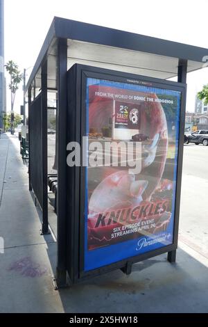 Los Angeles, Californie, États-Unis 9 mai 2024 arrêt de bus Knuckles Paramount plus sur Sunset Blvd le 9 mai 2024 à Los Angeles, Californie, États-Unis. Photo de Barry King/Alamy Stock photo Banque D'Images