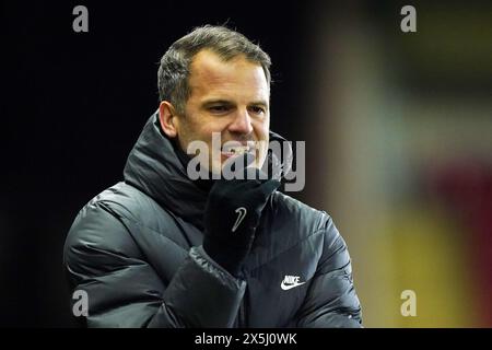 Photo du dossier datée du 07-02-2024 du gérant de Tottenham Hotspur Robert Vilahamn. Sous le manager Robert Vilahamn dans sa première saison avec le club, les Spurs sont actuellement sixièmes dans le tableau et 10 points de mieux que la saison dernière avec 28 cumulés jusqu'à présent. Date d'émission : vendredi 10 mai 2024. Banque D'Images