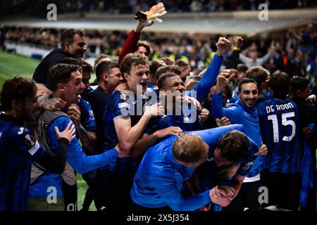 Bergame, Italie. 9 mai 2024. Les joueurs d'Atalanta BC célèbrent après un but marqué par El Bilal Toure d'Atalanta BC lors de la demi-finale de l'UEFA Europa League de deuxième manche entre Atalanta BC et l'Olympique de Marseille. Crédit : Nicolò Campo/Alamy Live News Banque D'Images